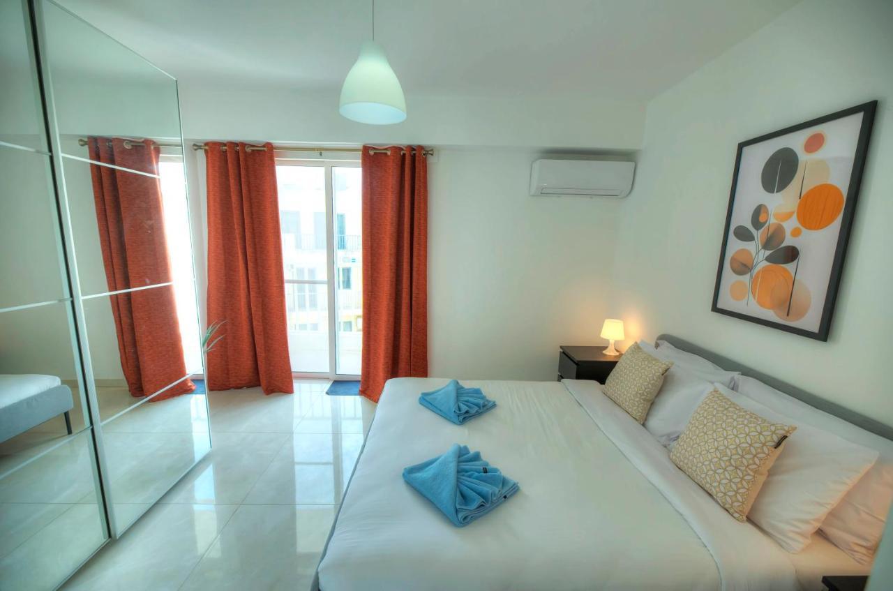 Seafront Beautifully Furnished 2 Bedrooms Gogzr-3 Gzira Екстериор снимка