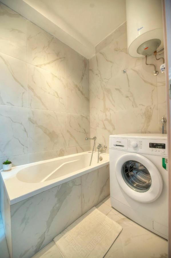 Seafront Beautifully Furnished 2 Bedrooms Gogzr-3 Gzira Екстериор снимка