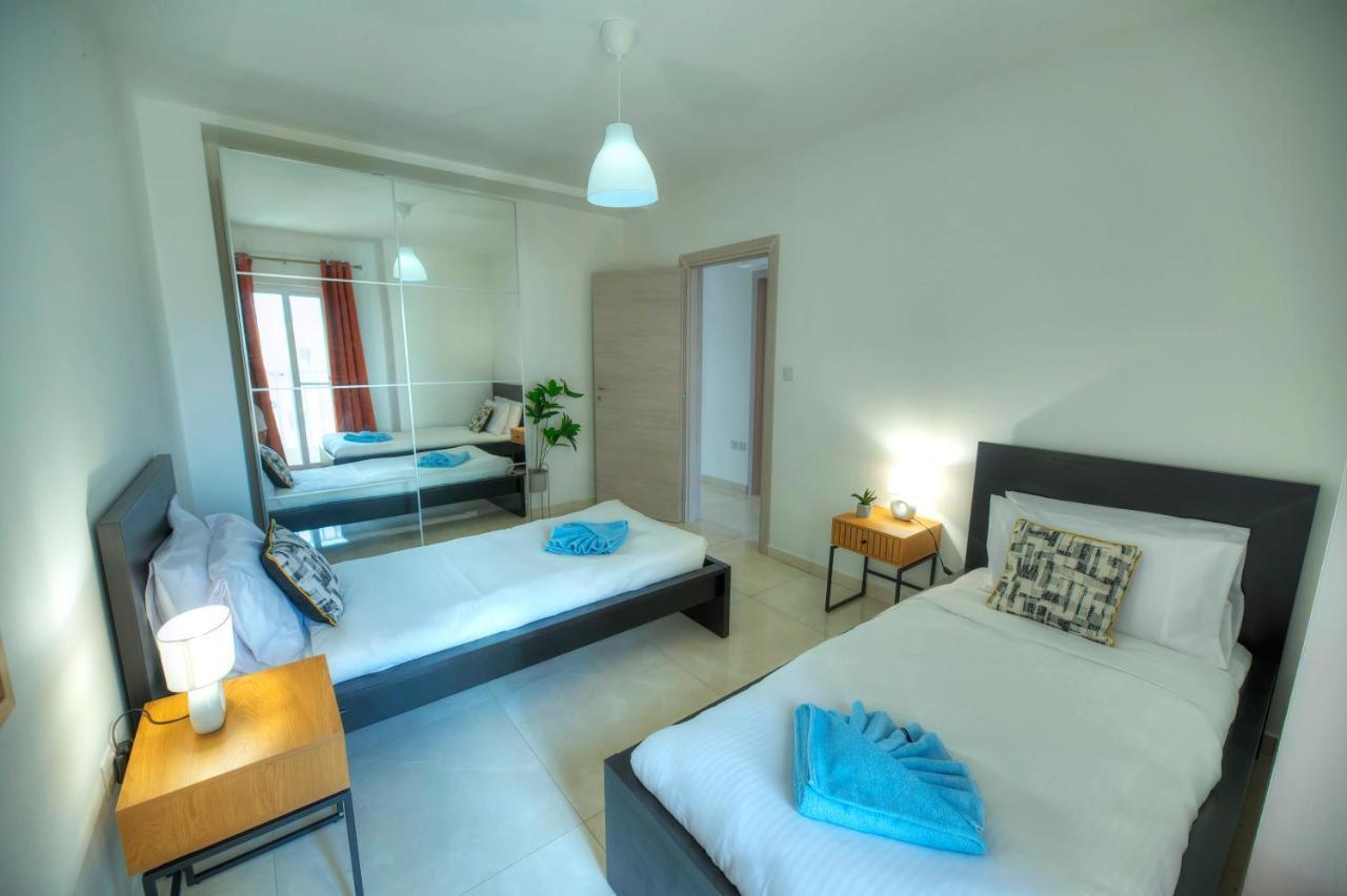 Seafront Beautifully Furnished 2 Bedrooms Gogzr-3 Gzira Екстериор снимка