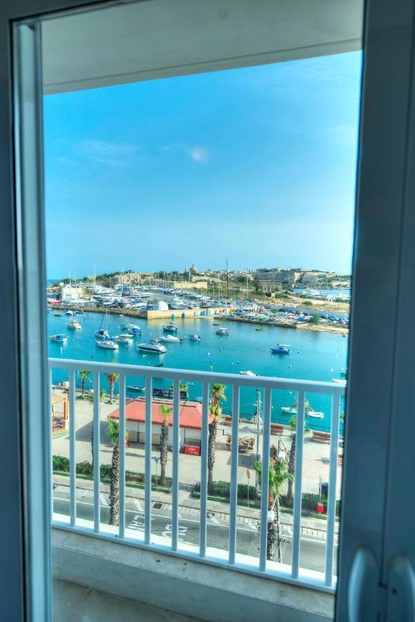 Seafront Beautifully Furnished 2 Bedrooms Gogzr-3 Gzira Екстериор снимка